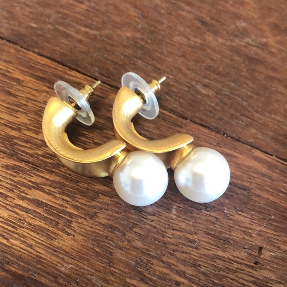 Napier pearl necklace with earrings set - Picture 4 of 9